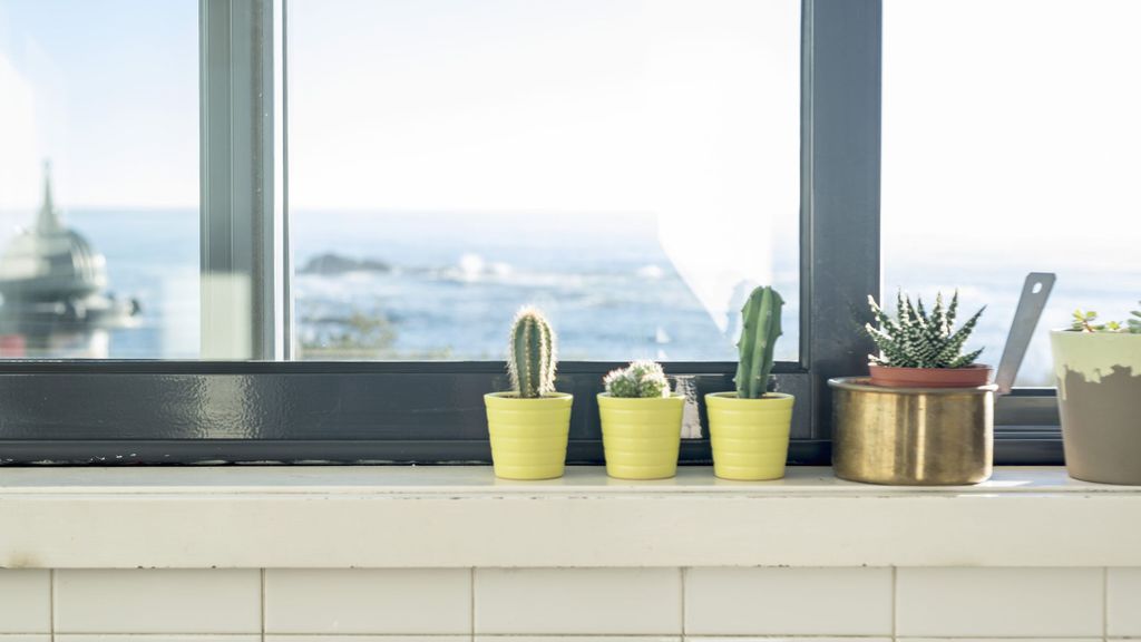 Porto Beach Apartment by LovelyStay
