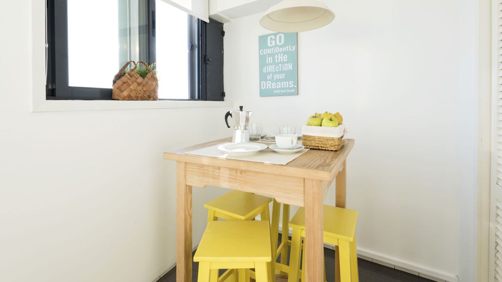 Porto Beach Apartment by LovelyStay