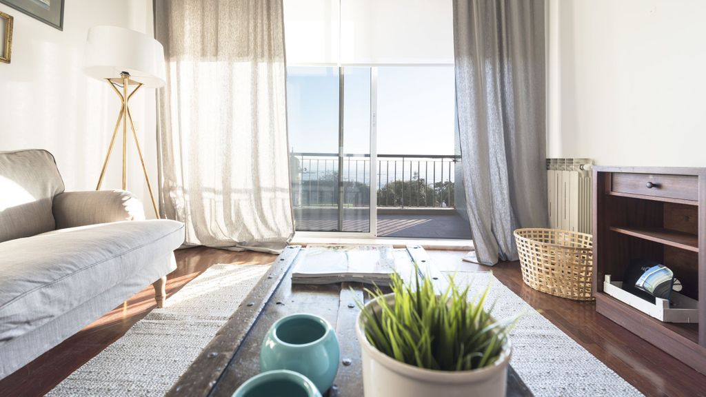 Porto Beach Apartment by LovelyStay
