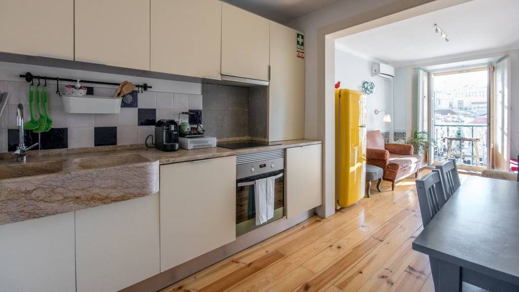 Lisbon Heart Apartments - Blue, by LovelyStay