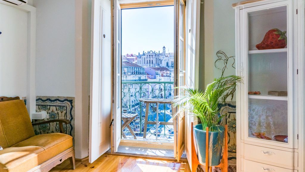 Lisbon Heart Apartments - Yellow, by LovelyStay