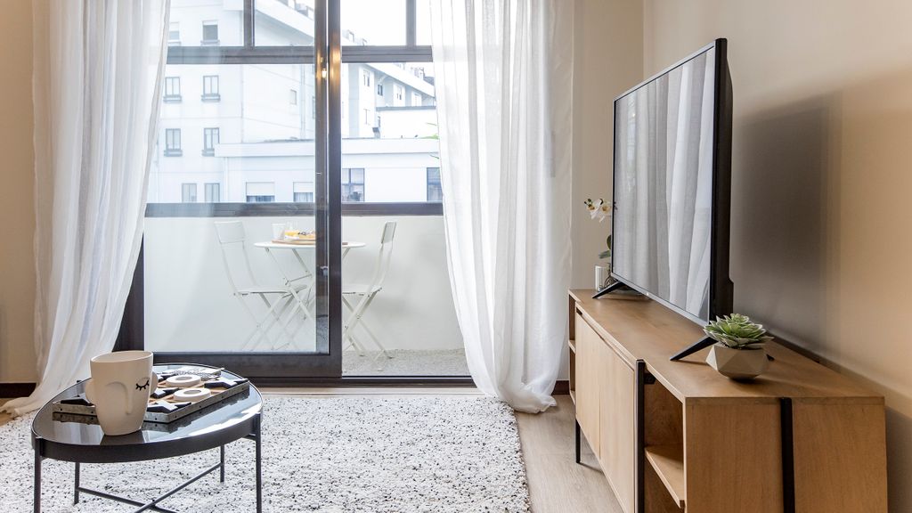 2BR Flat in Bonfim w/ AC & Balcony by LovelyStay