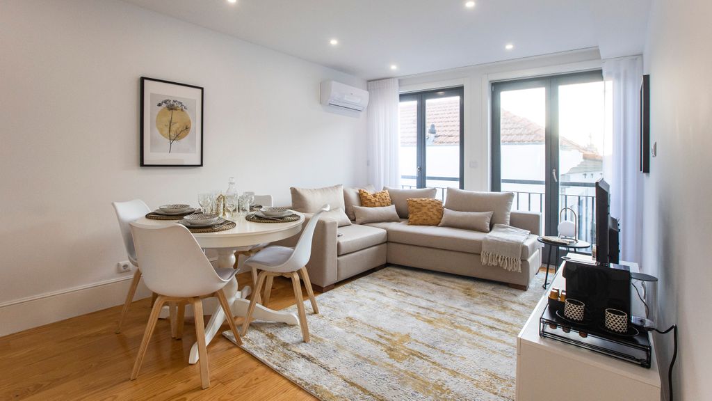 City Center 2BR Flat w/ AC by LovelyStay