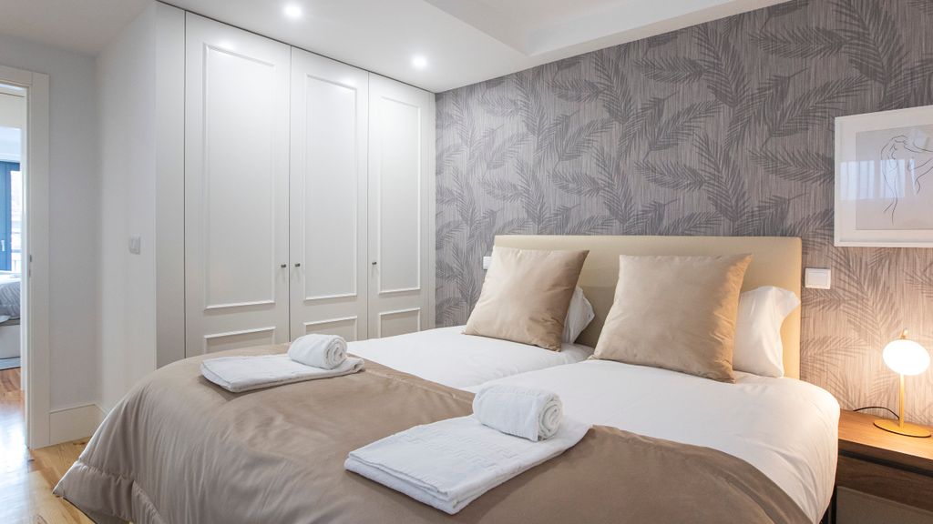 City Center 2BR Flat w/ AC by LovelyStay