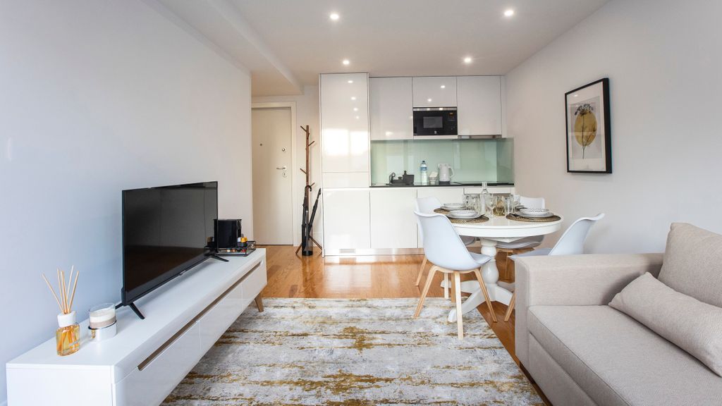 City Center 2BR Flat w/ AC by LovelyStay