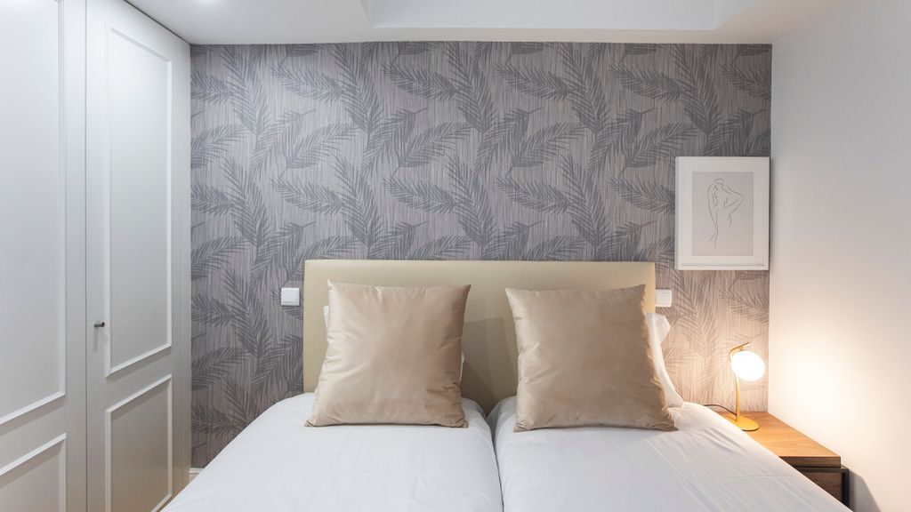 City Center 2BR Flat w/ AC by LovelyStay