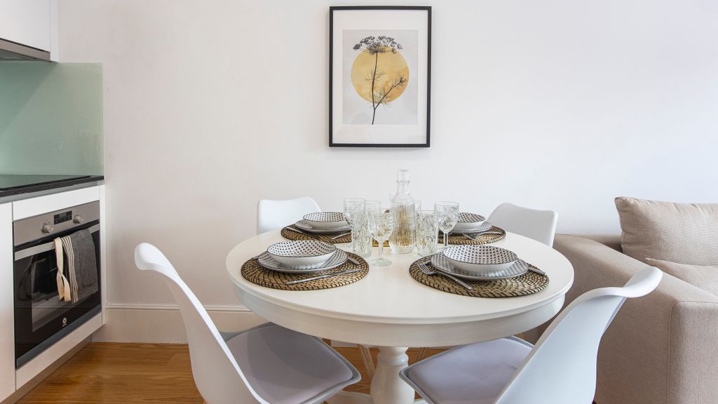 City Center 2BR Flat w/ AC by LovelyStay