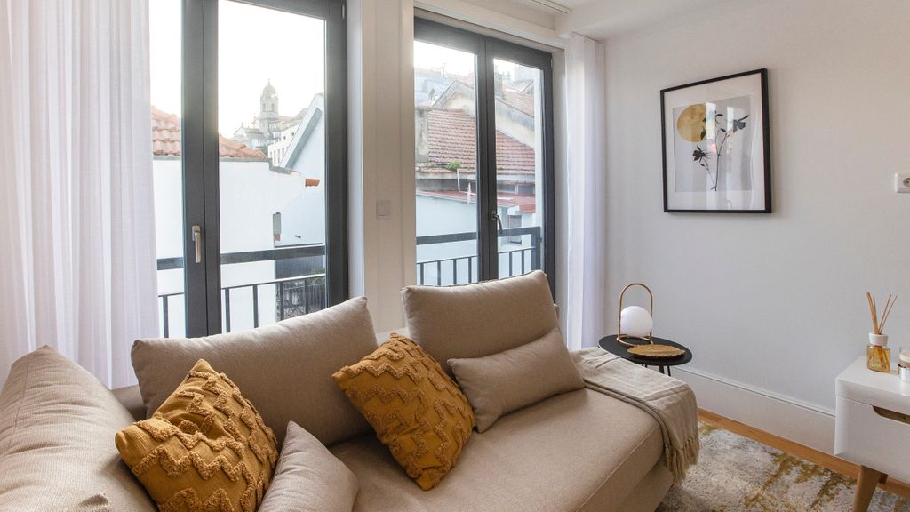 City Center 2BR Flat w/ AC by LovelyStay