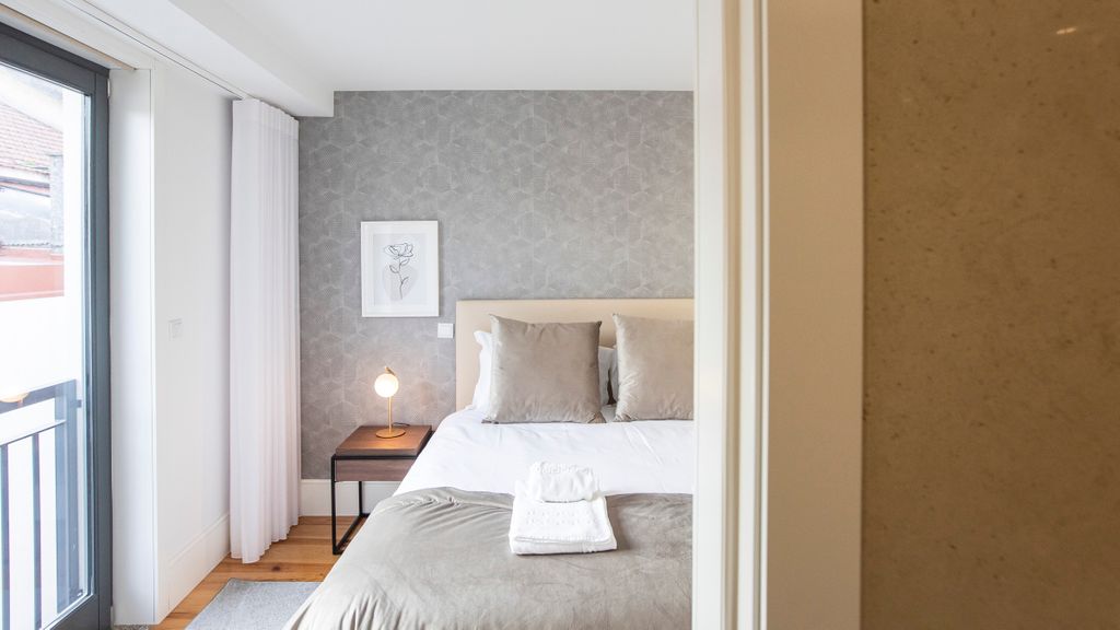 City Center 2BR Flat w/ AC by LovelyStay