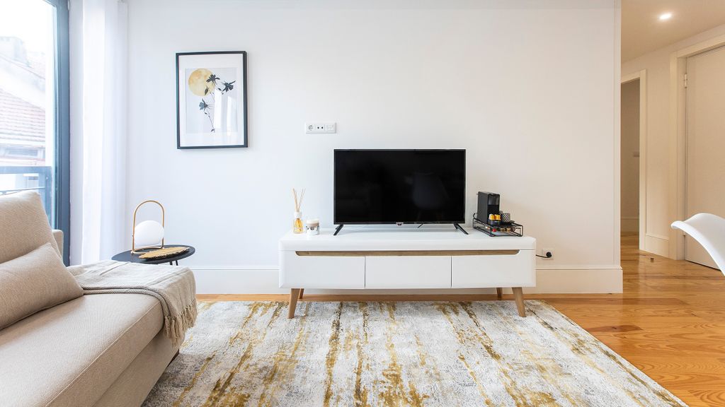 City Center 2BR Flat w/ AC by LovelyStay