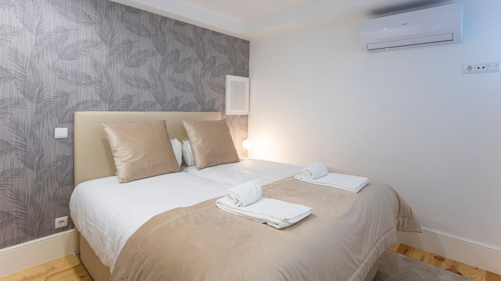 City Center 2BR Flat w/ AC by LovelyStay