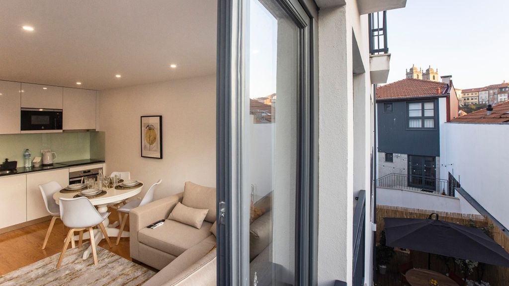 City Center 2BR Flat w/ AC by LovelyStay