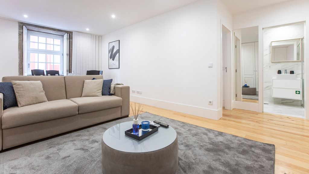Elegant Downtown 1BR Flat w/ AC by LovelyStay