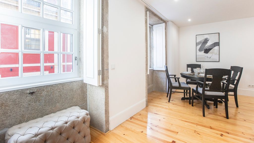 Elegant Downtown 1BR Flat w/ AC by LovelyStay