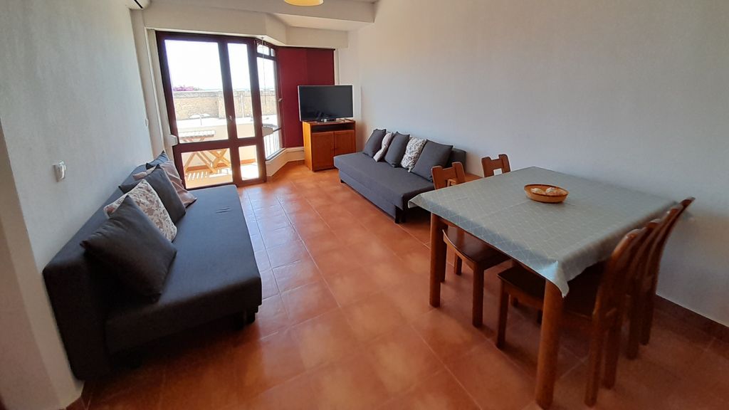 Fortaleza 1BDR Apartment W/Balcony by LovelyStay