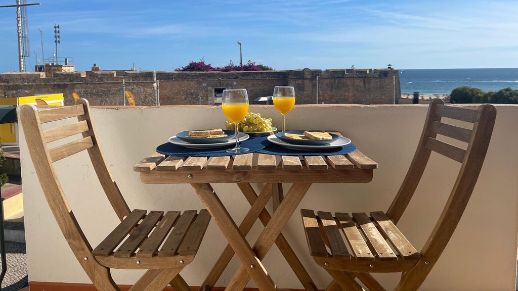 Fortaleza 1BDR Apartment W/Balcony by LovelyStay