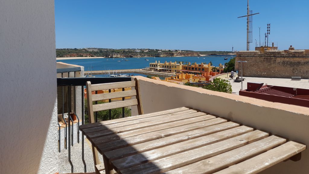 Fortaleza 1BDR Apartment W/Balcony by LovelyStay