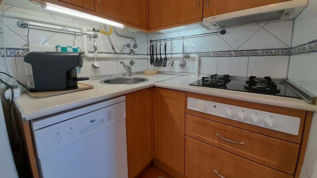 Fortaleza 1BDR Apartment W/Balcony by LovelyStay
