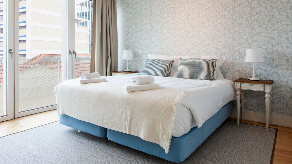 Modern One‑Bedroom Flat with Kitchen by LovelyStay