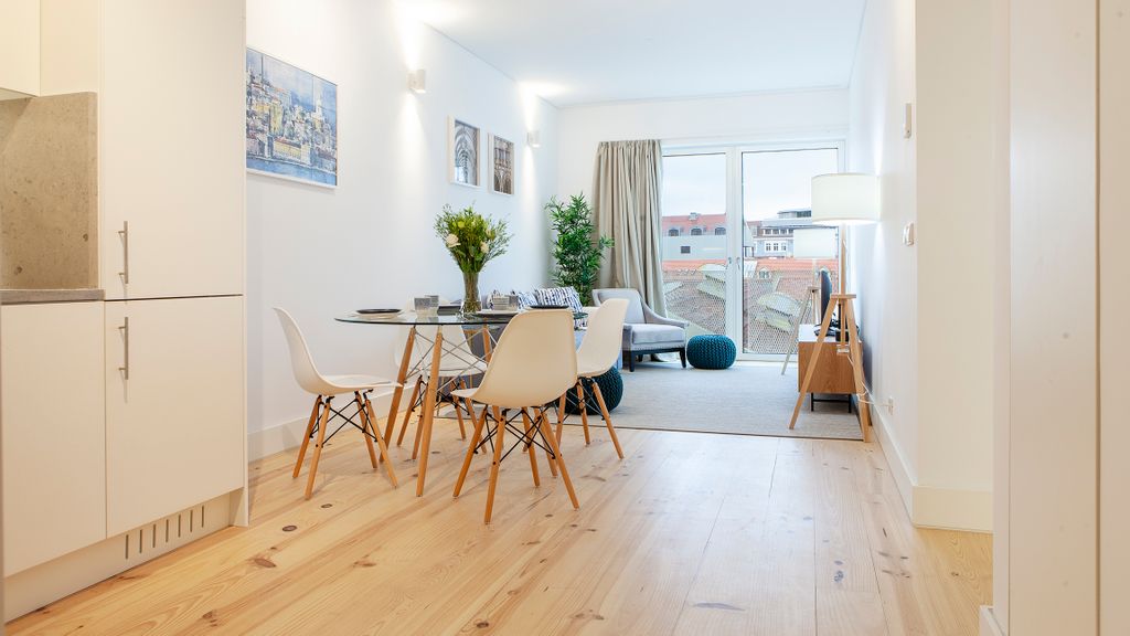 Modern One‑Bedroom Flat with Kitchen by LovelyStay
