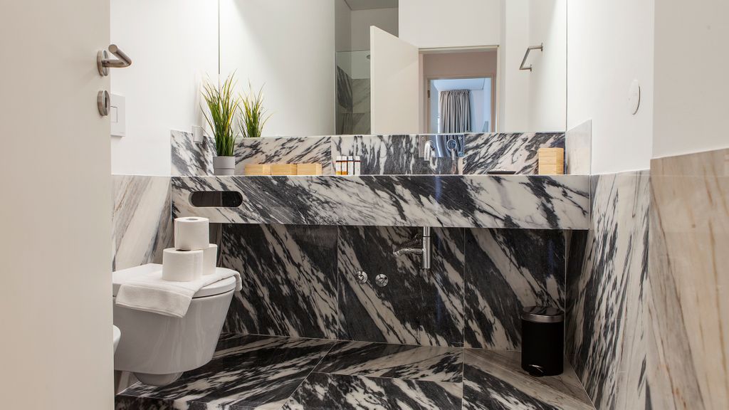 Modern One‑Bedroom Flat with Kitchen by LovelyStay