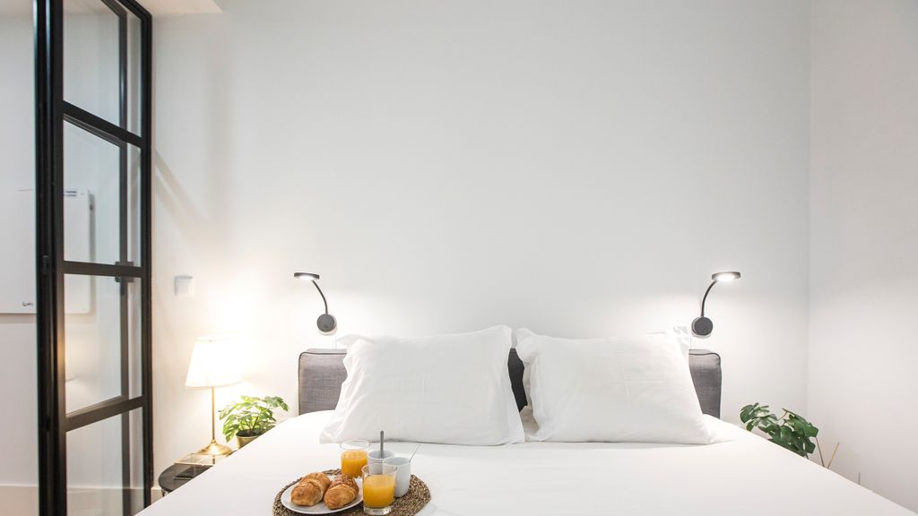 Elegant & Bright Flat by LovelyStay