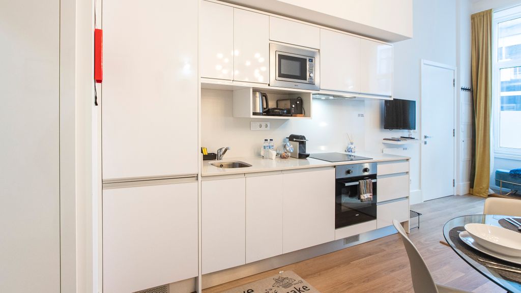 Elegant & Bright Flat by LovelyStay