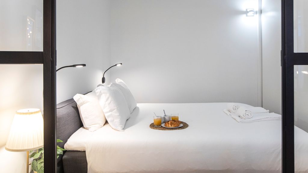 Elegant & Bright Flat by LovelyStay