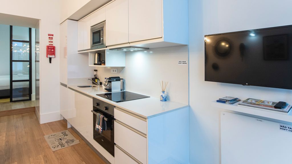 Elegant & Bright Flat by LovelyStay