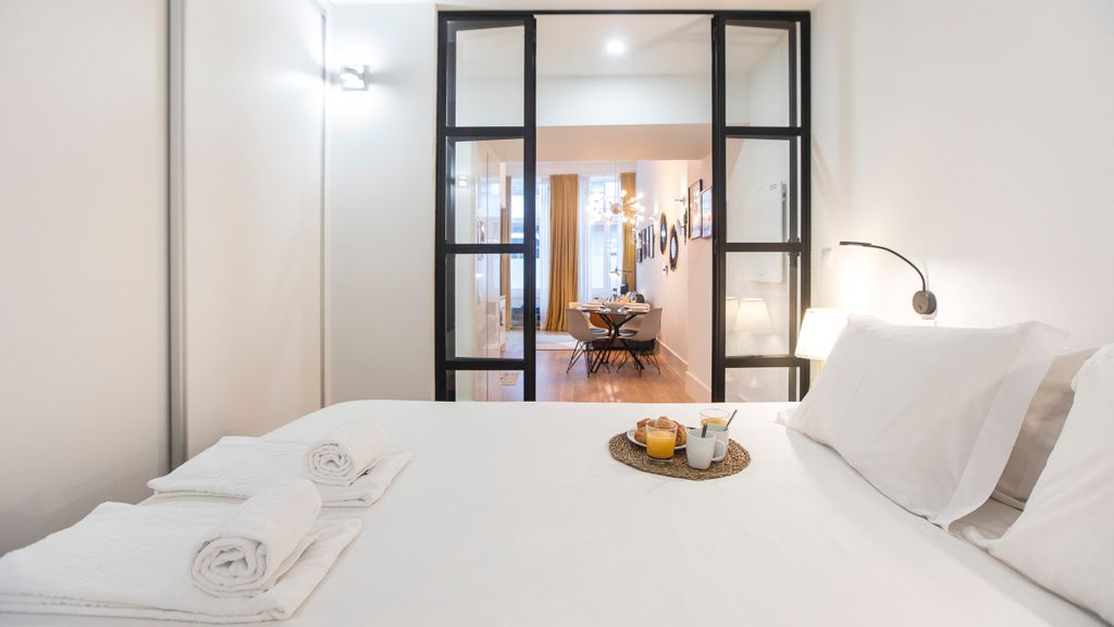Elegant & Bright Flat by LovelyStay