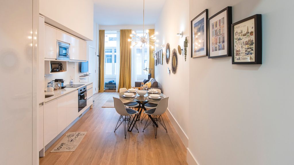 Elegant & Bright Flat by LovelyStay
