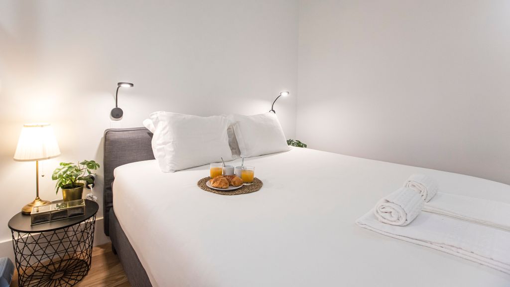 Elegant & Bright Flat by LovelyStay