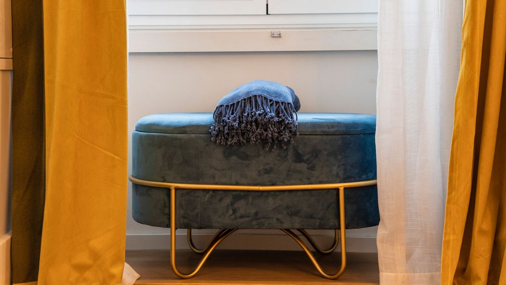 Elegant & Bright Flat by LovelyStay