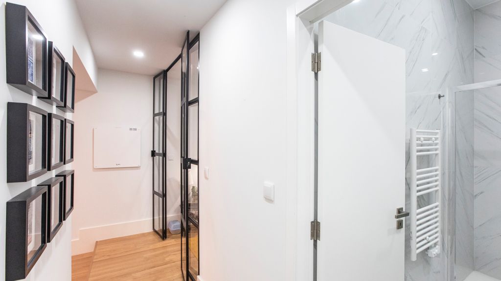 Elegant & Bright Flat by LovelyStay