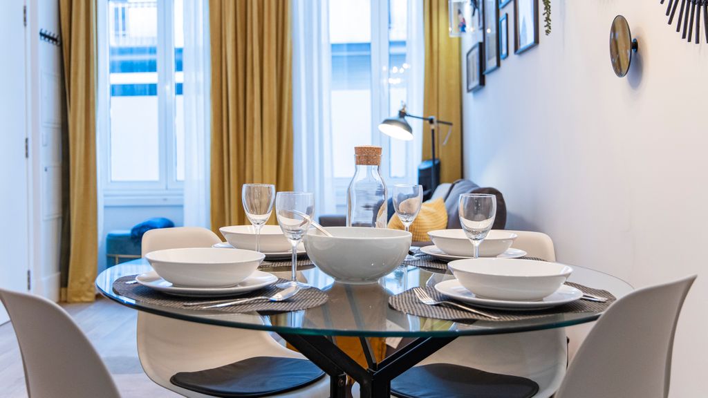 Elegant & Bright Flat by LovelyStay
