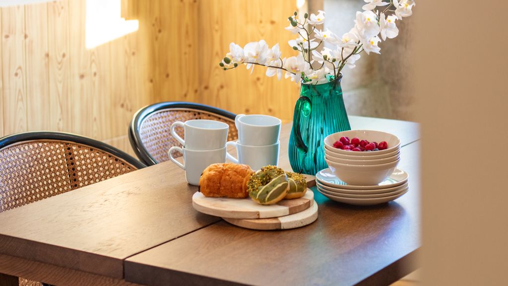 4BR w/ 200yrs of history in Porto by LovelyStay
