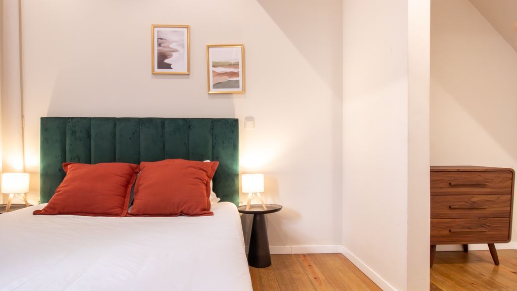 4BR w/ 200yrs of history in Porto by LovelyStay
