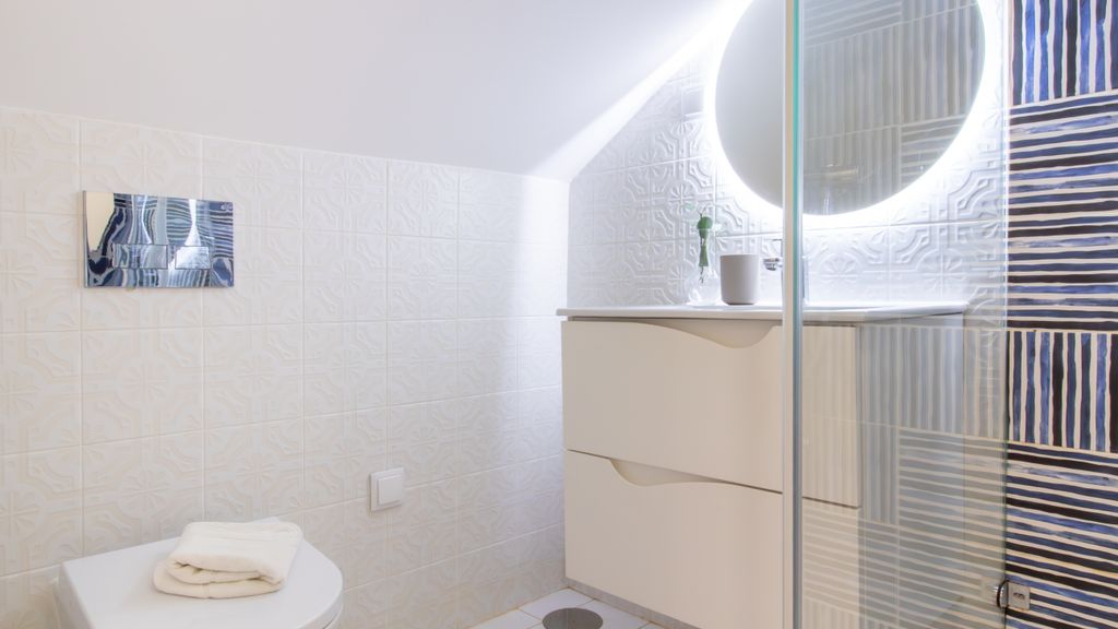4BR w/ 200yrs of history in Porto by LovelyStay