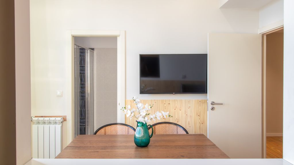 4BR w/ 200yrs of history in Porto by LovelyStay