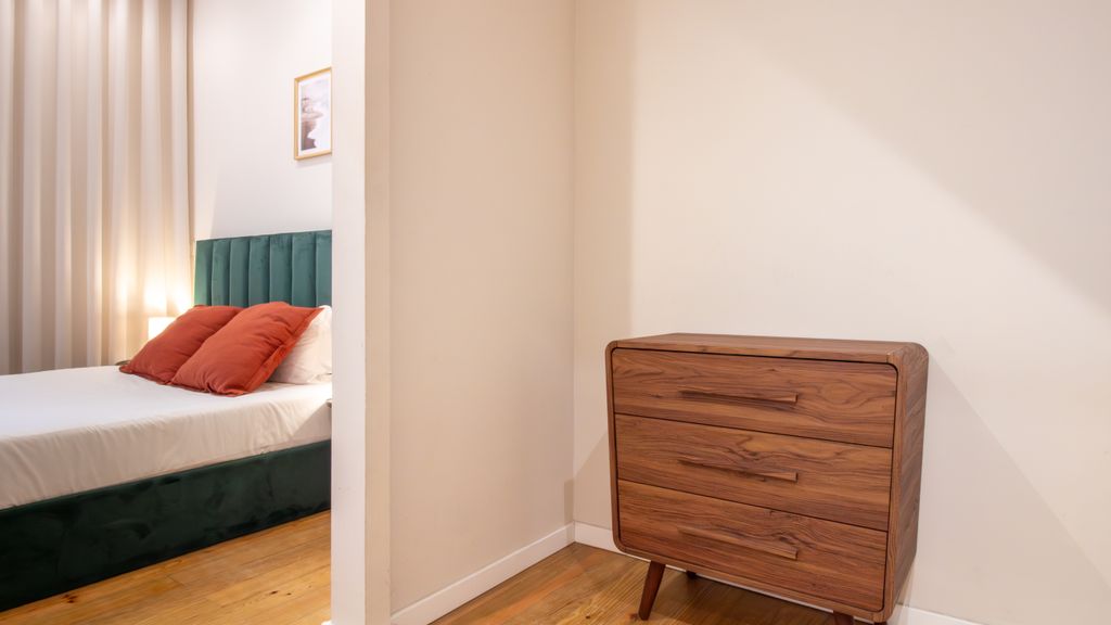 4BR w/ 200yrs of history in Porto by LovelyStay