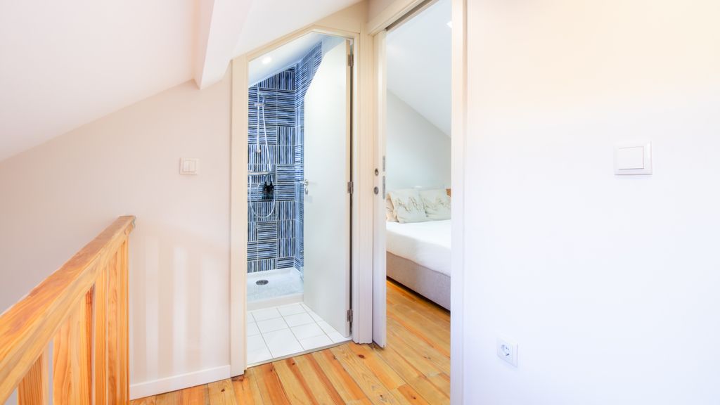 4BR w/ 200yrs of history in Porto by LovelyStay