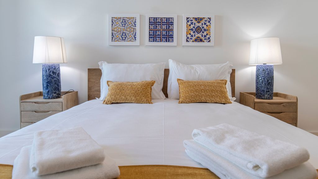 Two‑Bedroom Apartment w/ AC in Baixa by LovelyStay