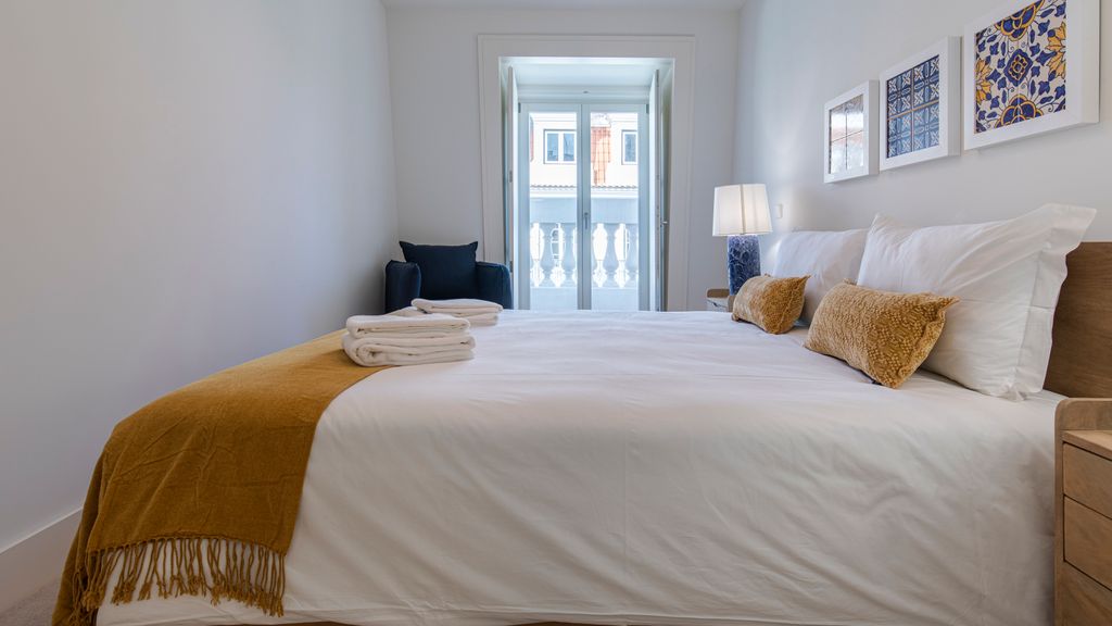 Two‑Bedroom Apartment w/ AC in Baixa by LovelyStay