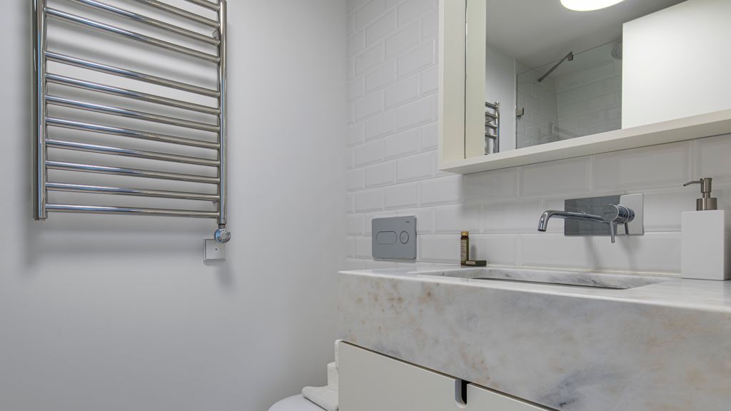 Two‑Bedroom Apartment w/ AC in Baixa by LovelyStay