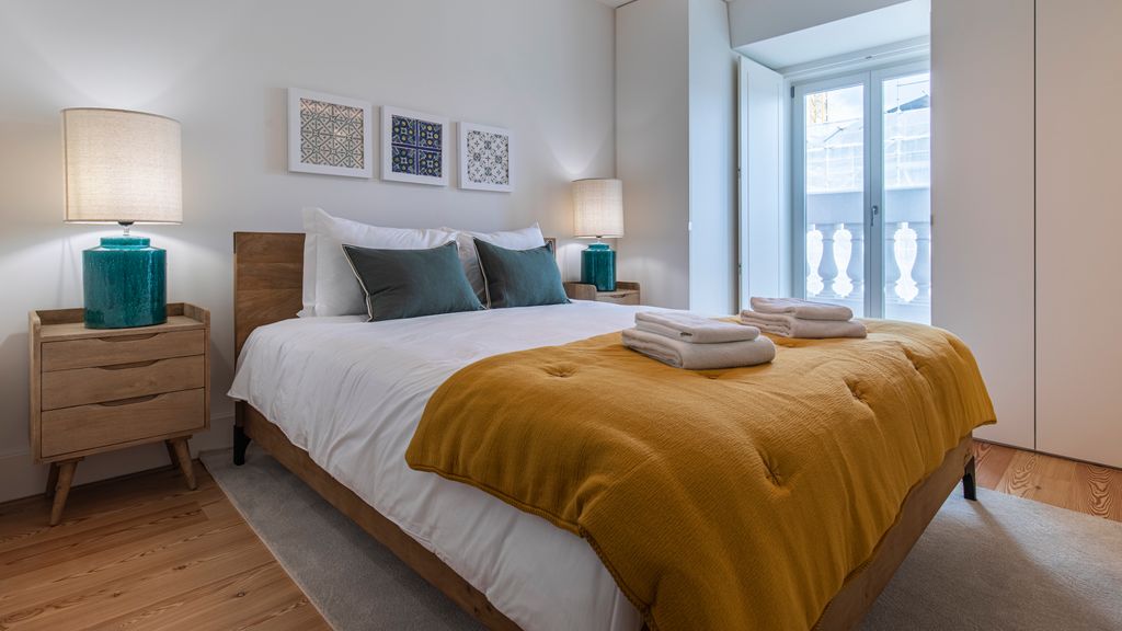 Two‑Bedroom Apartment w/ AC in Baixa by LovelyStay