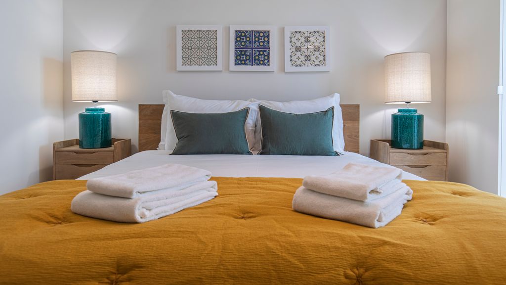 Two‑Bedroom Apartment w/ AC in Baixa by LovelyStay