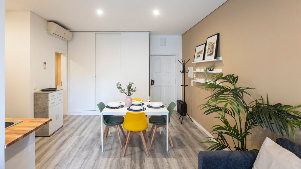 Seaside 1BR Flat w/ AC in Matosinhos by LovelyStay