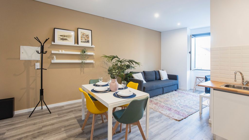 Seaside 1BR Flat w/ AC in Matosinhos by LovelyStay
