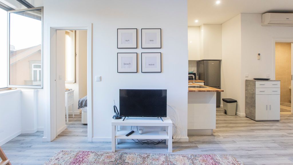 Seaside 1BR Flat w/ AC in Matosinhos by LovelyStay