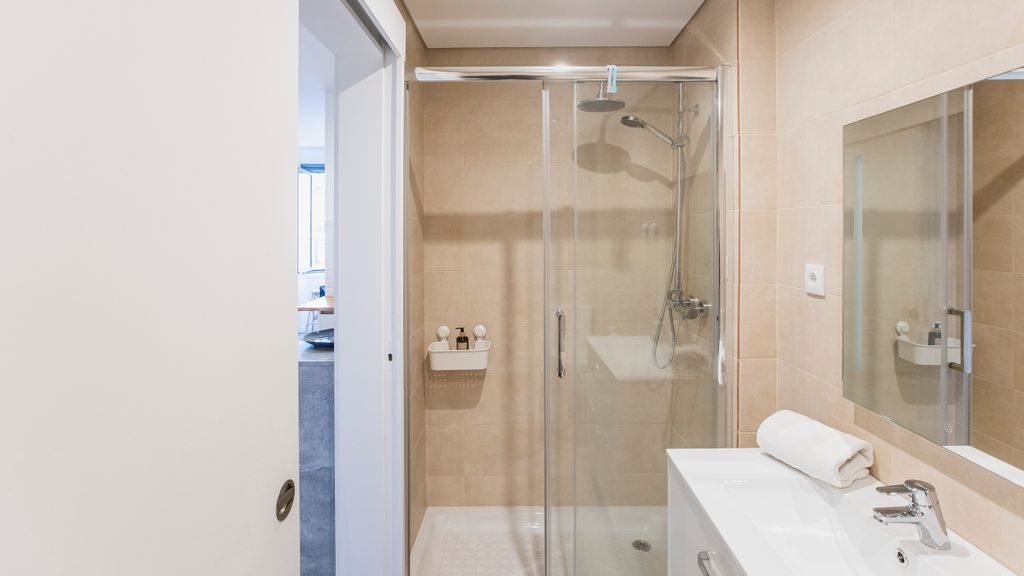 Seaside 1BR Flat w/ AC in Matosinhos by LovelyStay